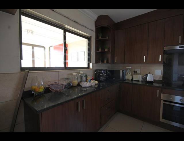 3 BEDROOM HOUSE FOR SALE IN THATCHFIELD